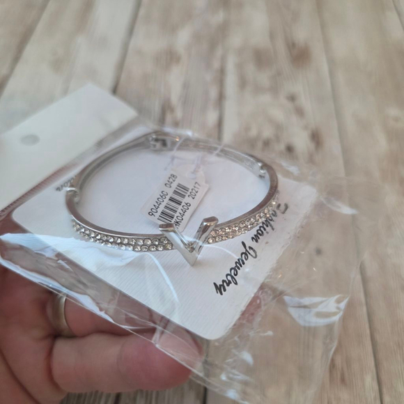 Women's Bangle Bracelet Silver - Picture 3 of 5